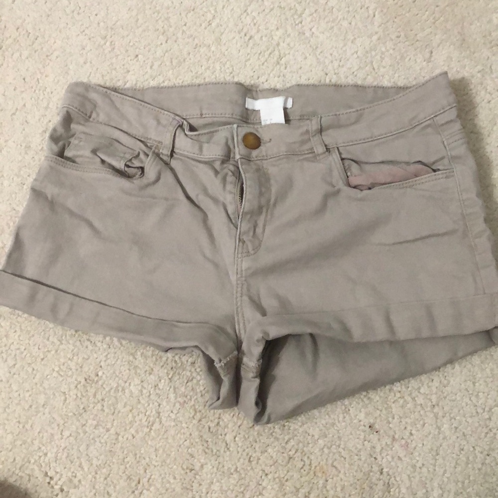 WORN ONCE H&M Khaki Shorts